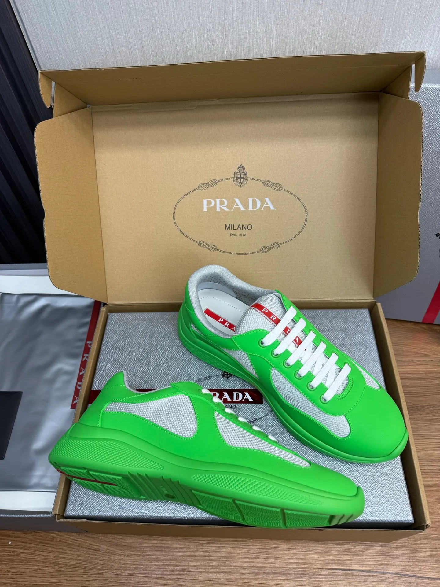 Men's shoes 640💰 [PRADA] Hot selling items🔥Must be recommended every day~~ Official website synchronized, 1:1 high quality shipments✔️ Imported cowhide fabric, rubber material + cowhide lining, original bottom, high-end airplane box packaging🎁 38-45 (38.45 custom-made, non-returnable)